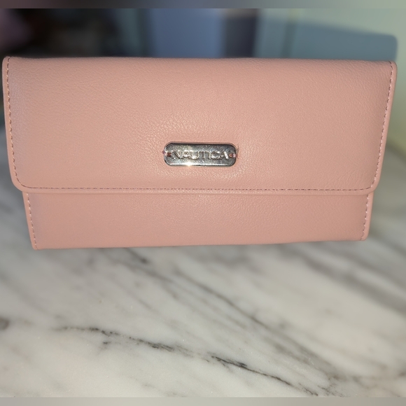 NWOT Nautica Money Manager RFID Wallet in pink and navy - never used - Picture 2 of 16